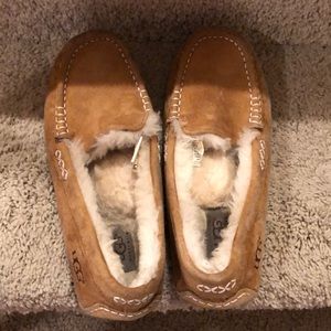 UGG Women’s Ansley Sheepskin Slippers sz 7